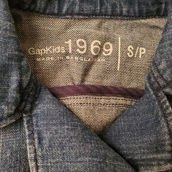 Girls gap denim jacket - Picture 2 of 5